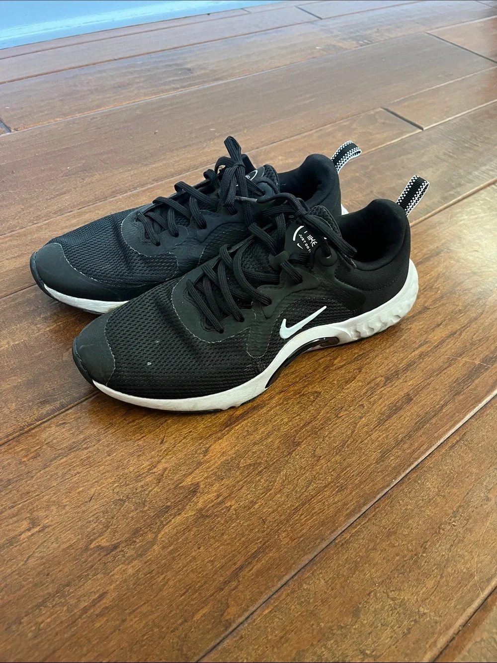 Nike Women’s Black & White Running Sneakers
